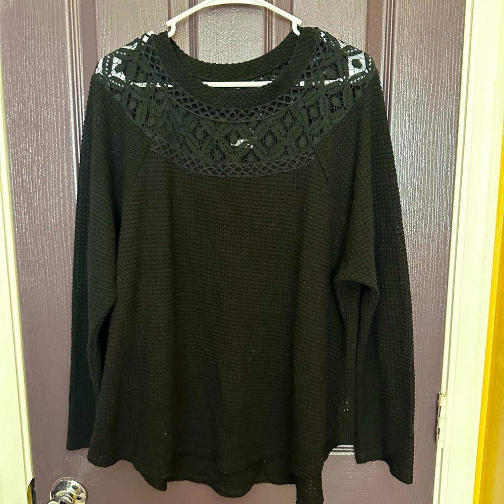Maurice’s long sleeve waffle weave top with lace neck detail Black Size 1X